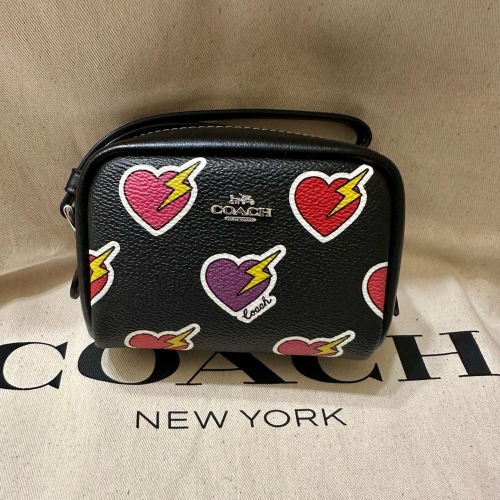 Coach Heart Bolt Pouch Wristlet - Picture 2 of 10